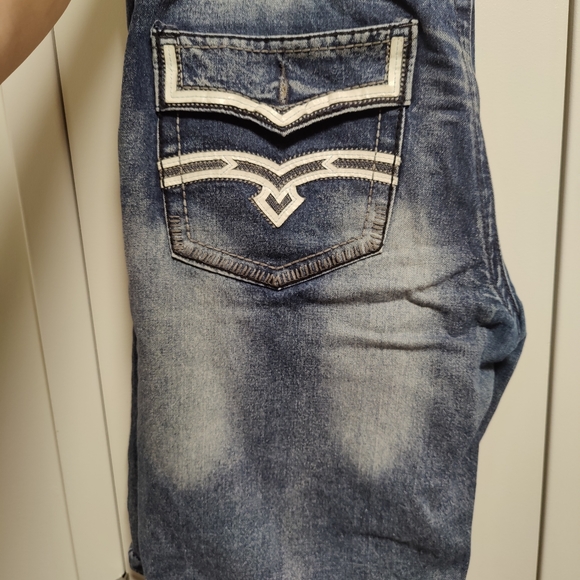 Shorta - Picture 4 of 4